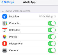 revocar los permisos de whatsapp para solucionar el problema de la pantalla negra de whatsapp